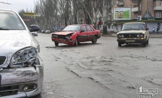 ДТП на Соцгороде. Столкнулись две машины, а могло быть и больше