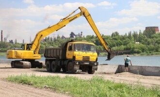 Ставки возле «Арселора» расчищаются не для купания (Фото)